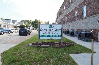 Carpenter Court Apartments 